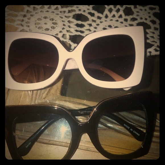 Oversized Sophisticated Shades - Gold Trimmed - Picture 1 of 2